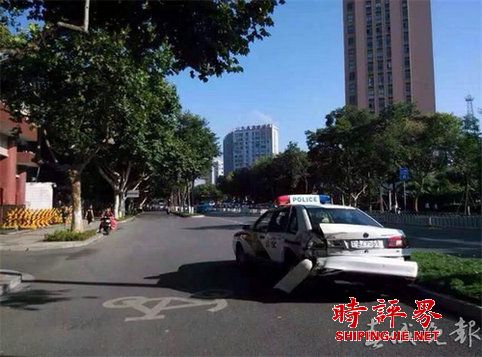 女司機(jī)開寶馬連撞兩警車 被帶下車時(shí)全身癱軟